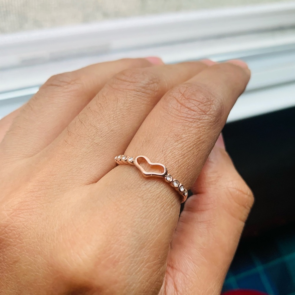 18 kt Rose gold dainty ring